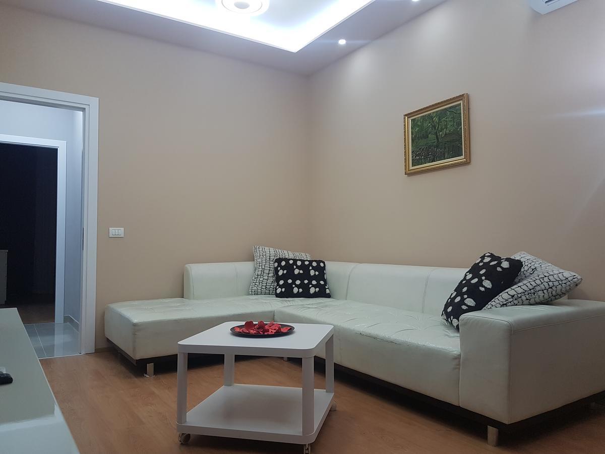 City Center Apartment Тирана Экстерьер фото